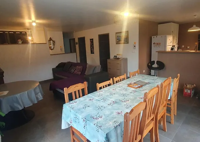 4 chambres au calme dans maison à Montfaucon