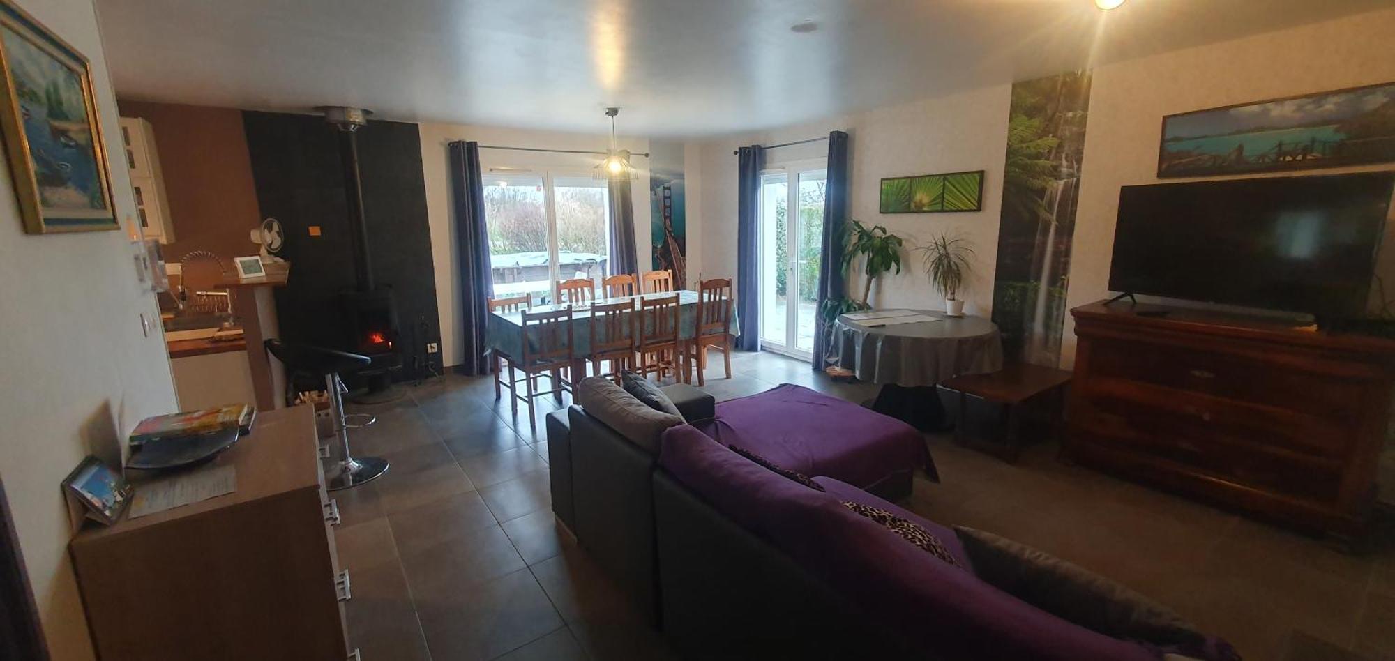 Du Pic 105m2 , 4 De Plain-pied Avec Piscine A Montfaucon *