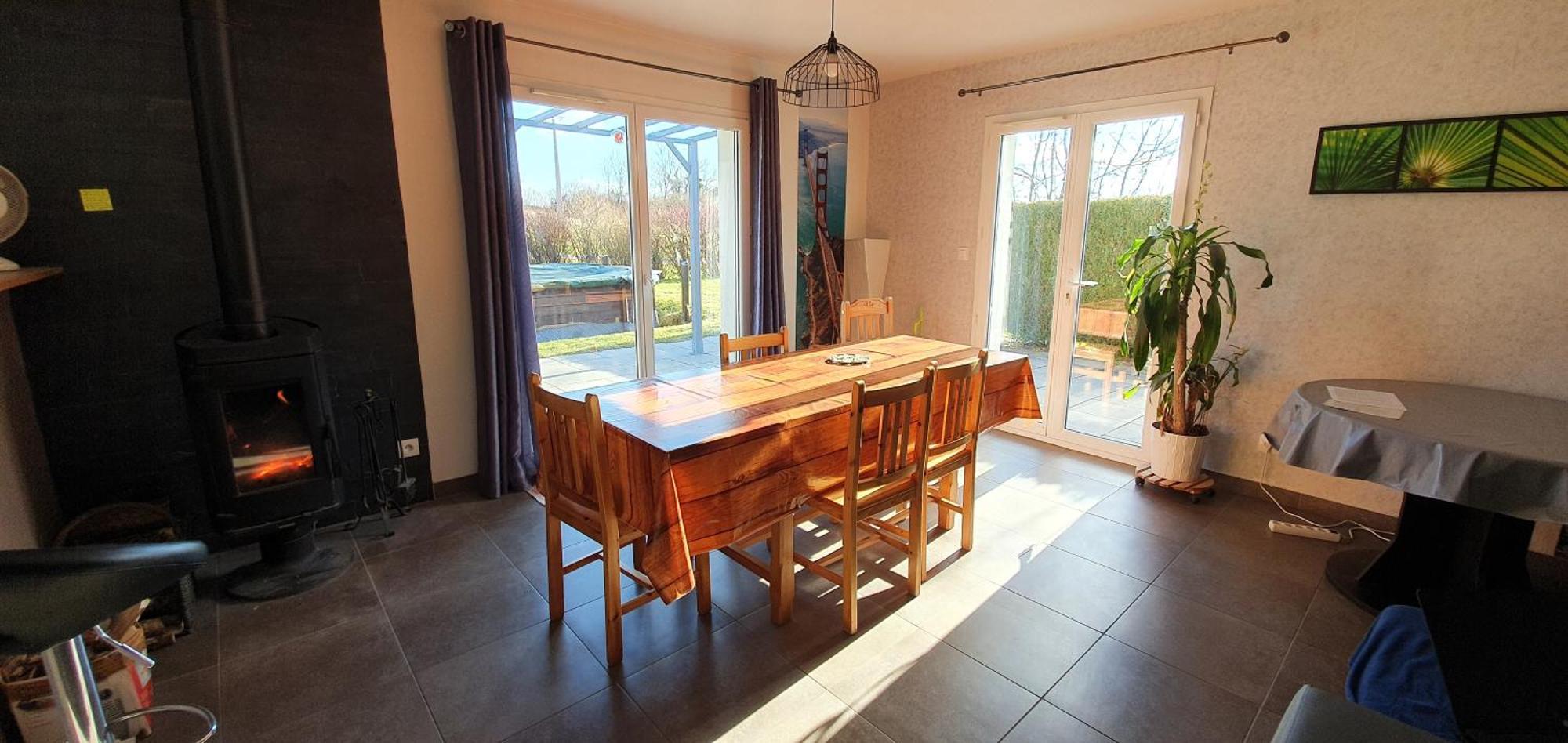 Holiday home Du Pic 105m2 , 4 De Plain-pied Avec Piscine A Montfaucon *